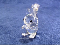Squirrel with nut